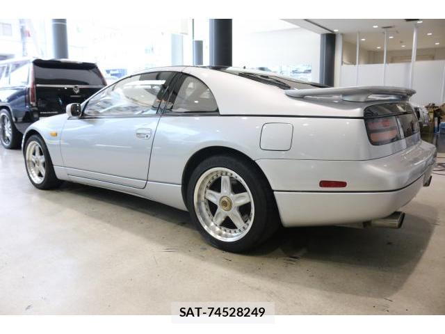 Nissan FAIRLADY Z 1994-01 8284588-12