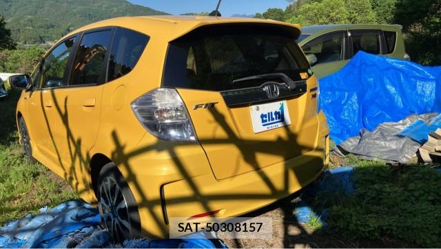 Honda FIT HYBRID 2013-02 8280885-13