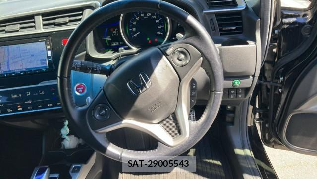 Honda FIT HYBRID 2016-05 8282202-16