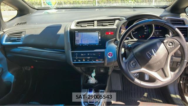 Honda FIT HYBRID 2016-05 8282202-2