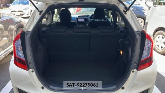 Honda FIT HYBRID 2017-02 8282203-17