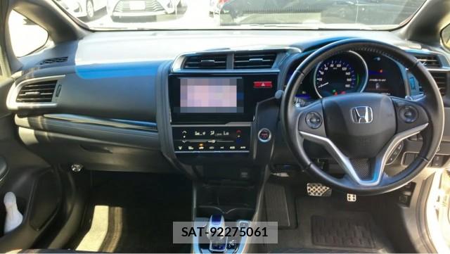 Honda FIT HYBRID 2017-02 8282203-2