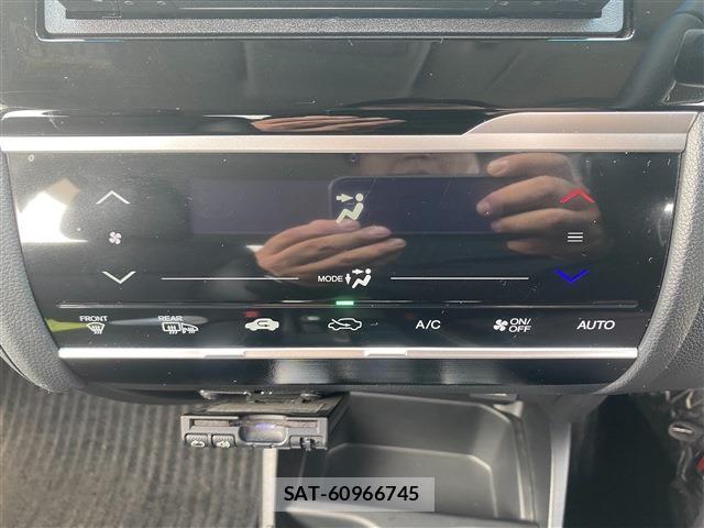 Honda FIT HYBRID 2017-02 8282723-15