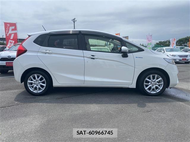 Honda FIT HYBRID 2017-02 8282723-4