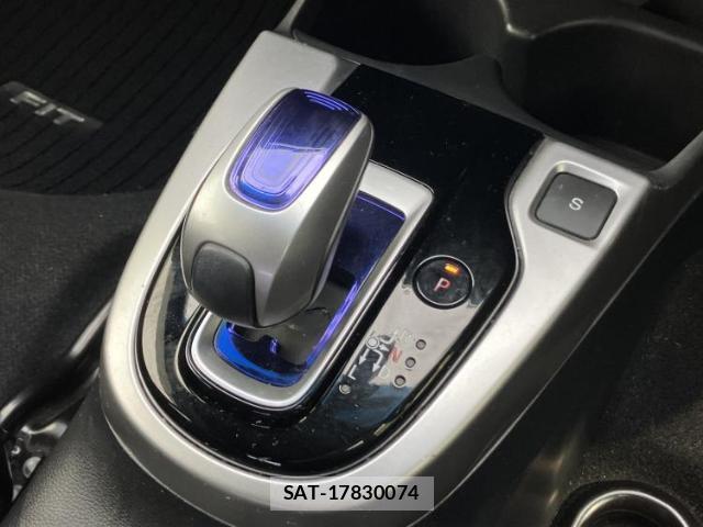 Honda FIT HYBRID 2015-07 8285750-17