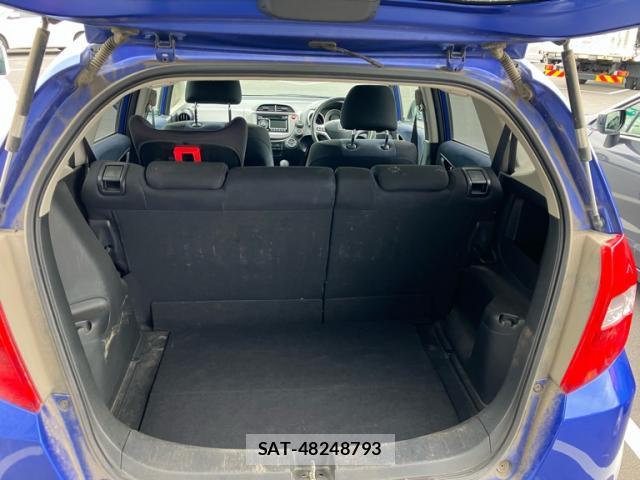 Honda FIT 2011-12 8279516-10