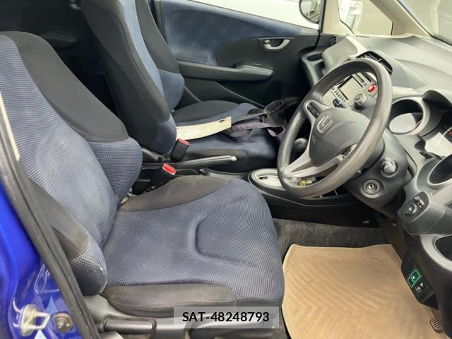 Honda FIT 2011-12 8279516-14