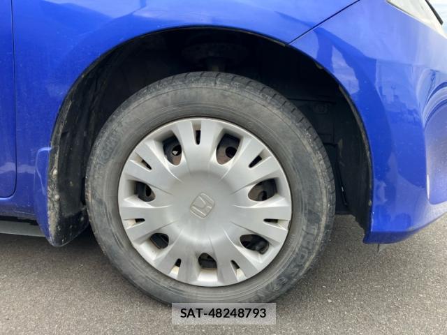 Honda FIT 2011-12 8279516-3