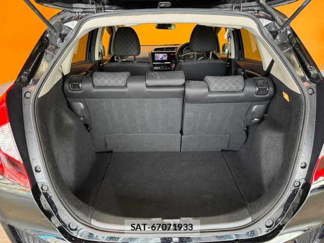 Honda FIT 2017-06 8282974-10