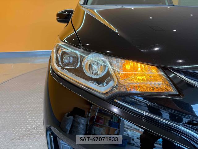 Honda FIT 2017-06 8282974-12
