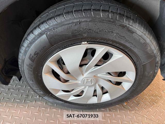 Honda FIT 2017-06 8282974-15