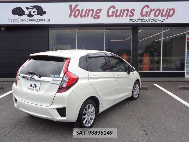Honda FIT 2016-09 8282987-11