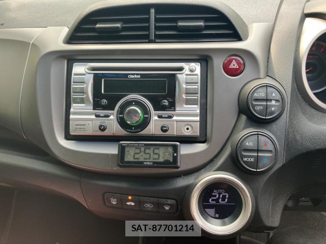 Honda FIT 2009-10 8284227-10