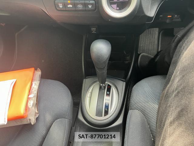 Honda FIT 2009-10 8284227-11