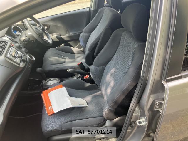 Honda FIT 2009-10 8284227-12