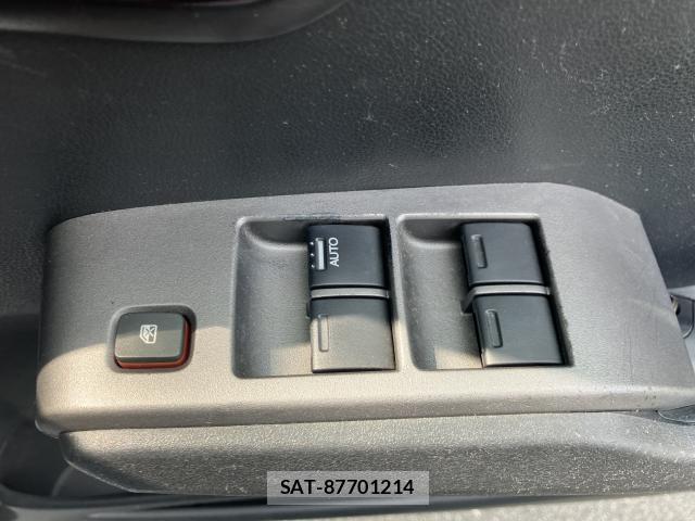 Honda FIT 2009-10 8284227-8