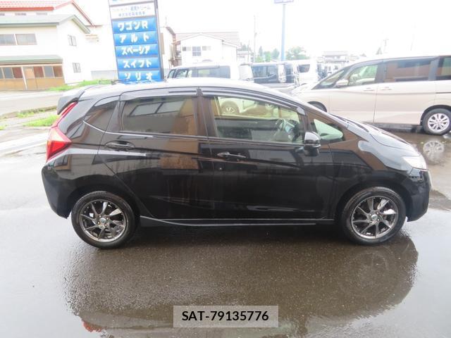 Honda FIT 2016-04 8285648-2