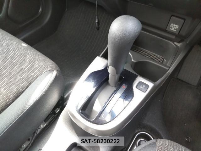 Honda FIT 2017-07 8285676-11