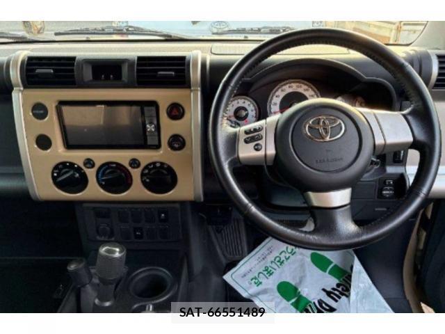Toyota FJ CRUISER 2015-06 8278534-2
