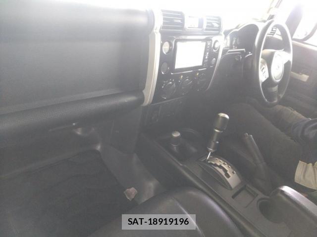 Toyota FJ CRUISER 2012-03 8278950-2
