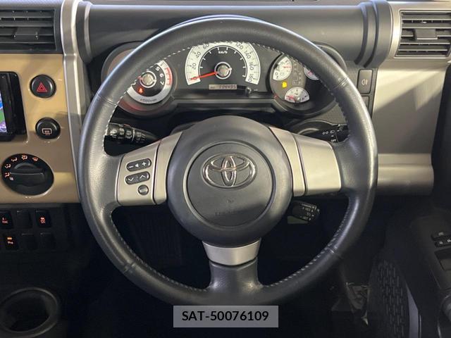 Toyota FJ CRUISER 2014-05 8279019-11