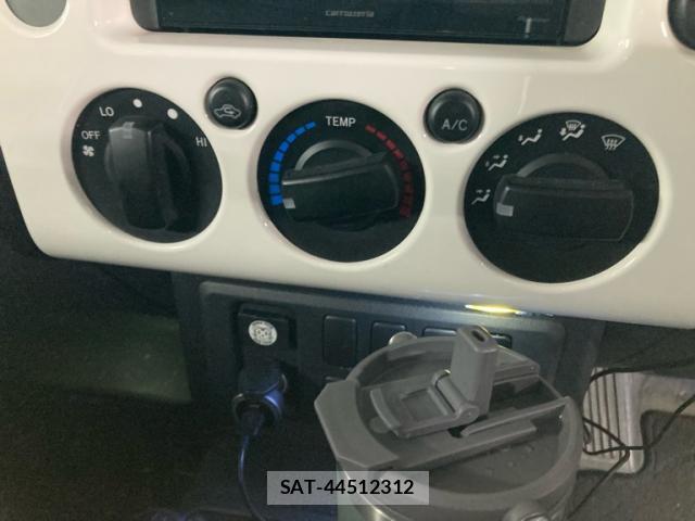 Toyota FJ CRUISER 2011-08 8279599-3