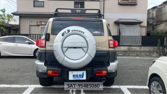 Toyota FJ CRUISER 2011-05 8281852-1