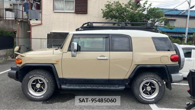 Toyota FJ CRUISER 2011-05 8281852-10
