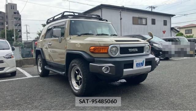 Toyota FJ CRUISER 2011-05 8281852-11