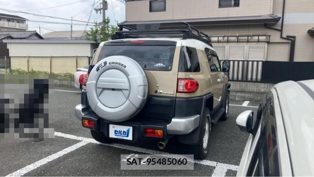 Toyota FJ CRUISER 2011-05 8281852-12