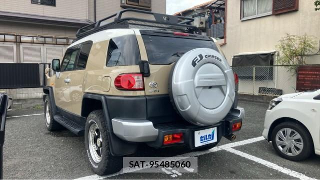 Toyota FJ CRUISER 2011-05 8281852-13