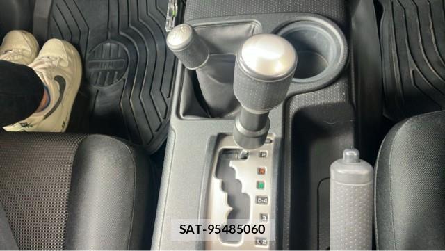 Toyota FJ CRUISER 2011-05 8281852-14