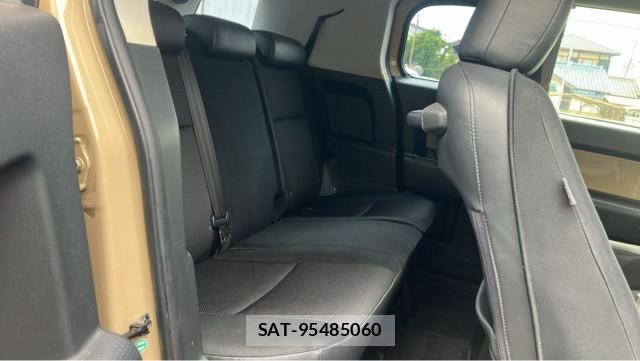Toyota FJ CRUISER 2011-05 8281852-6