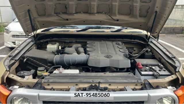 Toyota FJ CRUISER 2011-05 8281852-7