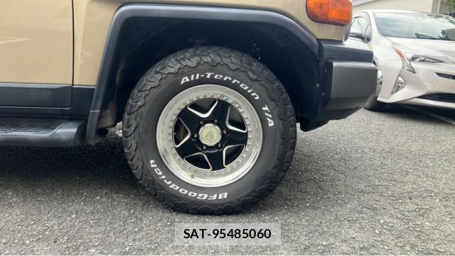 Toyota FJ CRUISER 2011-05 8281852-8