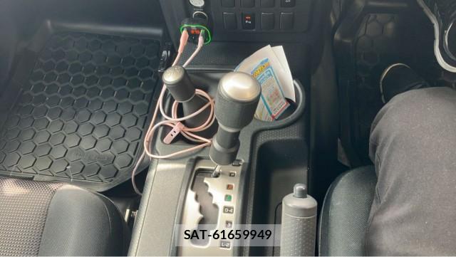 Toyota FJ CRUISER 2012-02 8282008-14