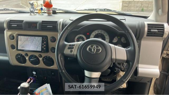 Toyota FJ CRUISER 2012-02 8282008-16