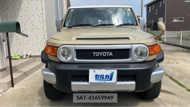 Toyota FJ CRUISER 2012-02 8282008-9