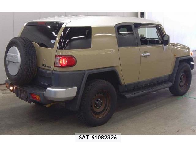 Toyota FJ CRUISER 2013-05 8283927-2