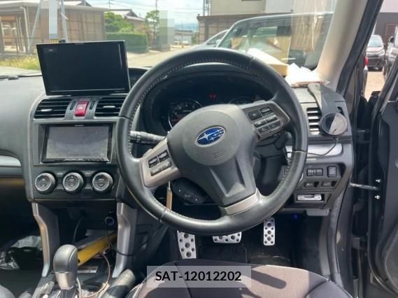 Subaru FORESTER 2013-02 8282215-16
