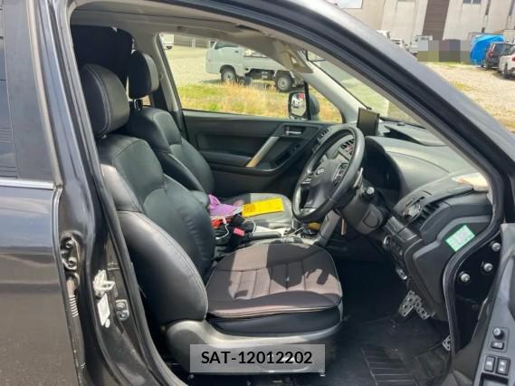 Subaru FORESTER 2013-02 8282215-5