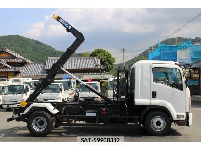 Isuzu FORWARD 2012-01 8276801-5