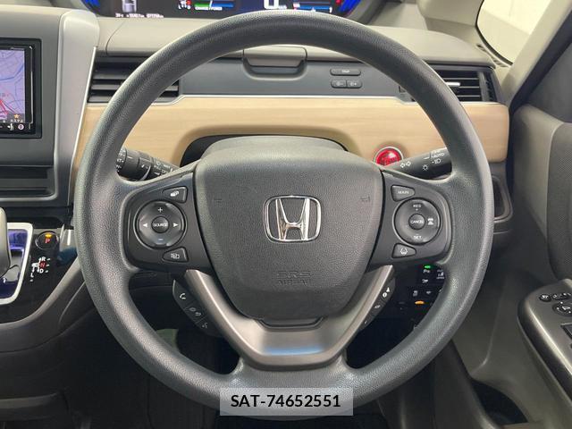 Honda FREED HYBRID 2017-12 8284016-12