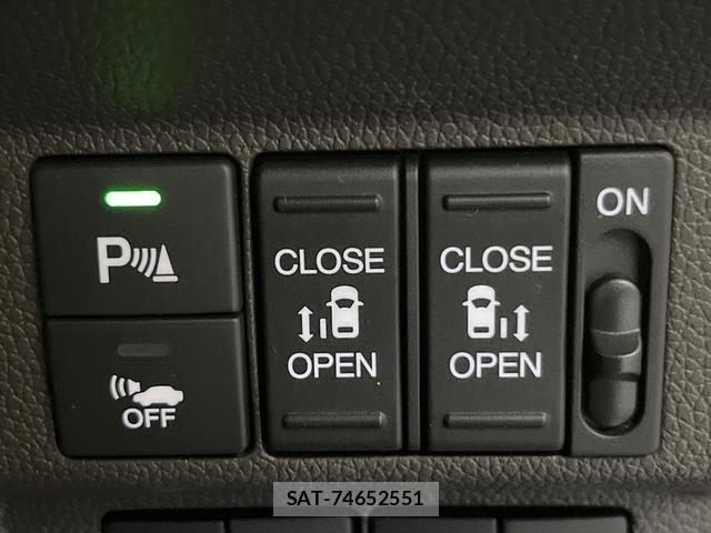 Honda FREED HYBRID 2017-12 8284016-3