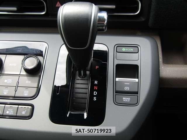 Honda FREED 2025-06 8284131-1