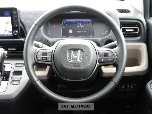 Honda FREED 2025-06 8284131-2