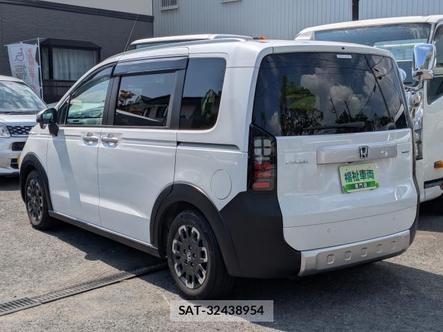 Honda FREED 2024-10 8284431-12