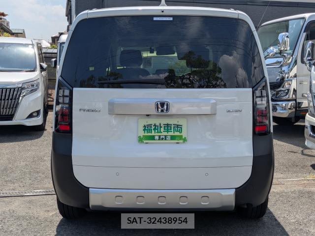 Honda FREED 2024-10 8284431-13
