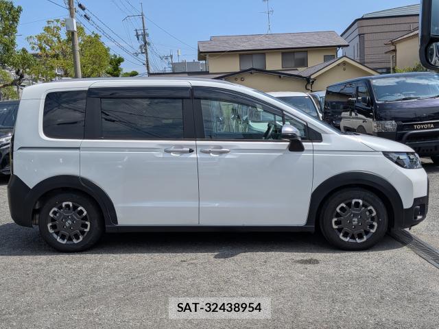 Honda FREED 2024-10 8284431-15
