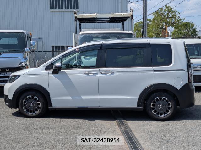 Honda FREED 2024-10 8284431-16
